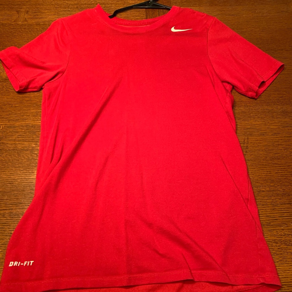 Plain red nike t-shirt